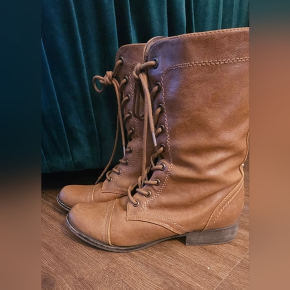 Brown Lace-Up Boots - Picture 3 of 7